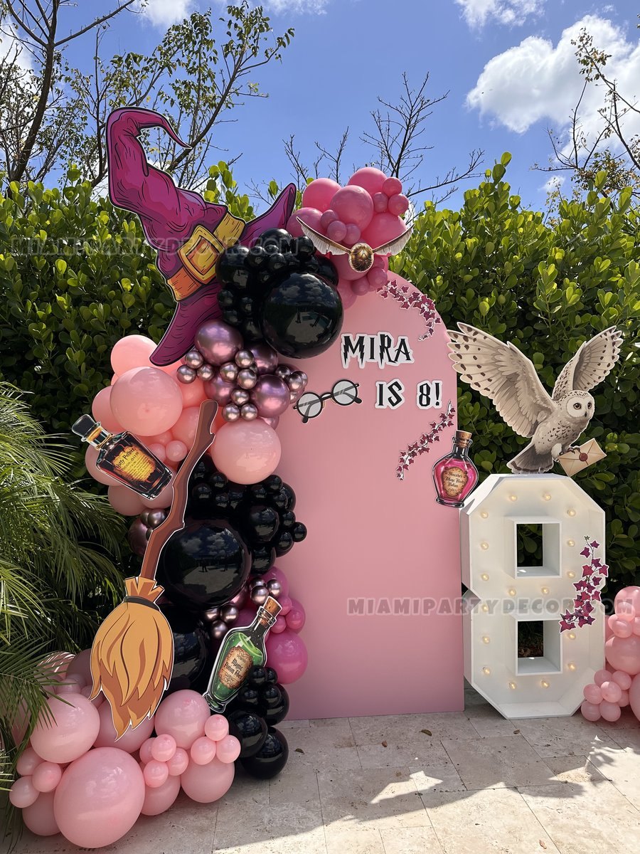 Pink Wizard-Themed Eighth-Birthday Balloon Display