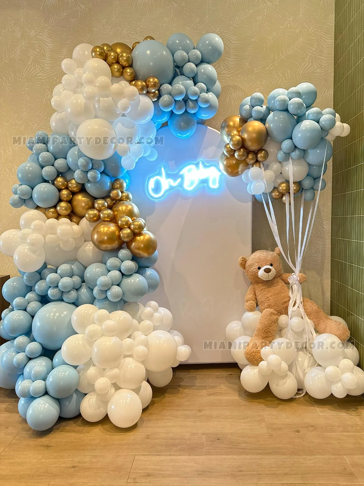 Baby Shower Backdrop with Teddy Bear