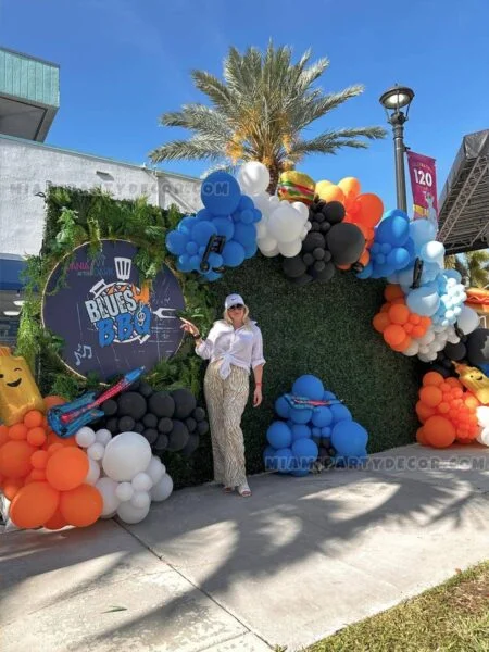 Balloon Garland & Grass Backdrop
