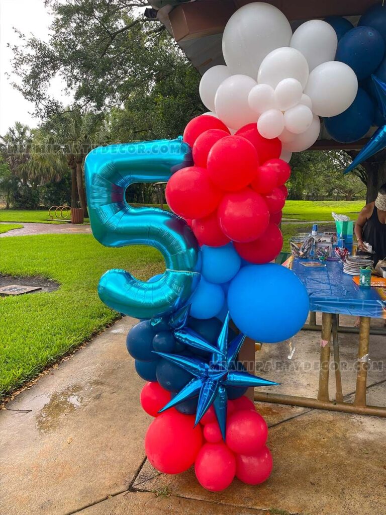 Balloon Organic Arch - Image 6