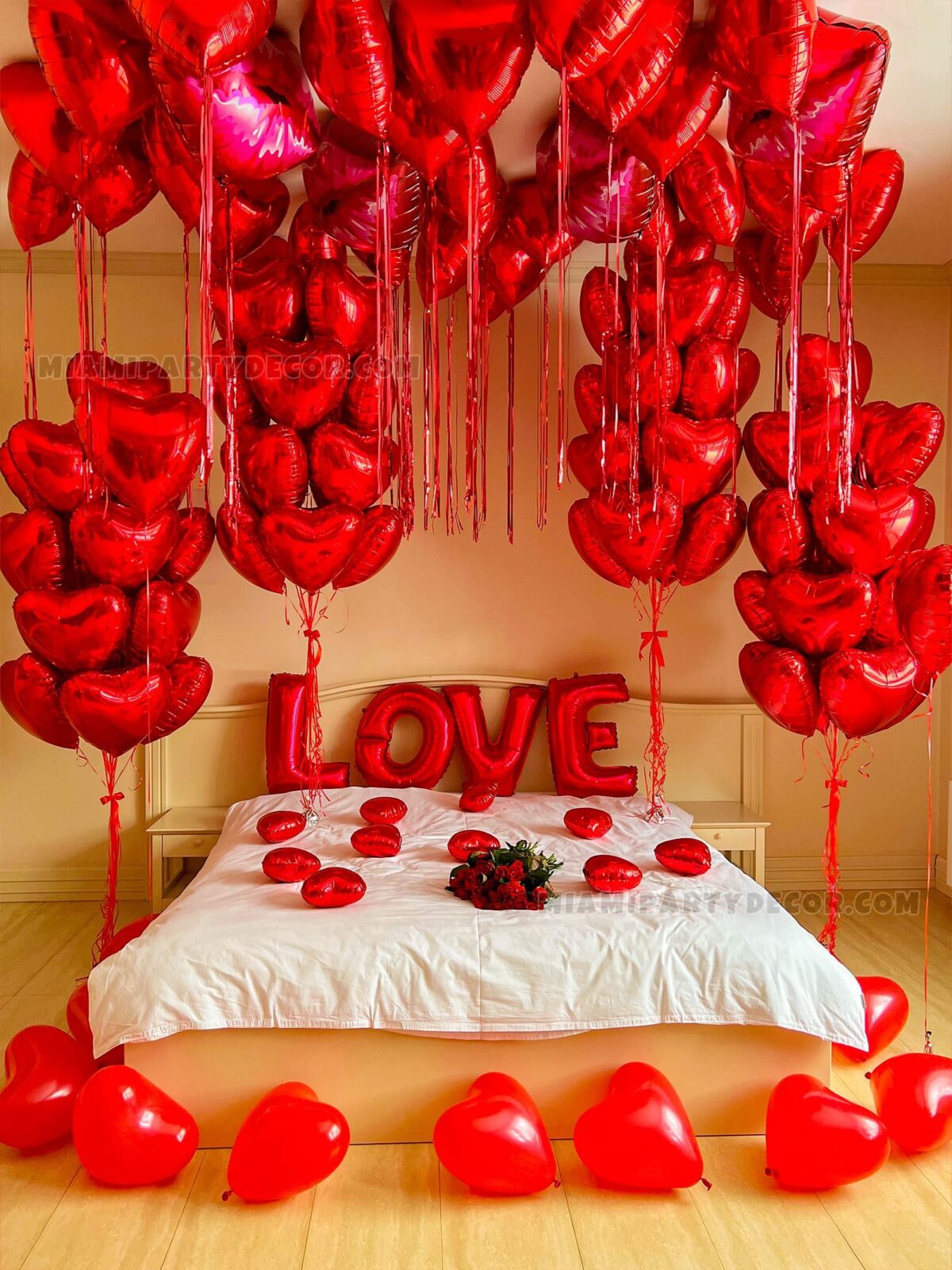 romance room - balloon decoration for bedroom