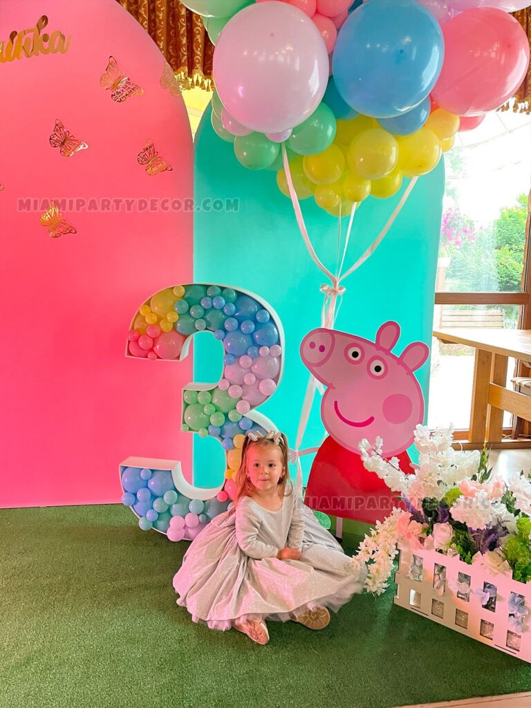 Peppa Pig Birthday Backdrop - Image 3