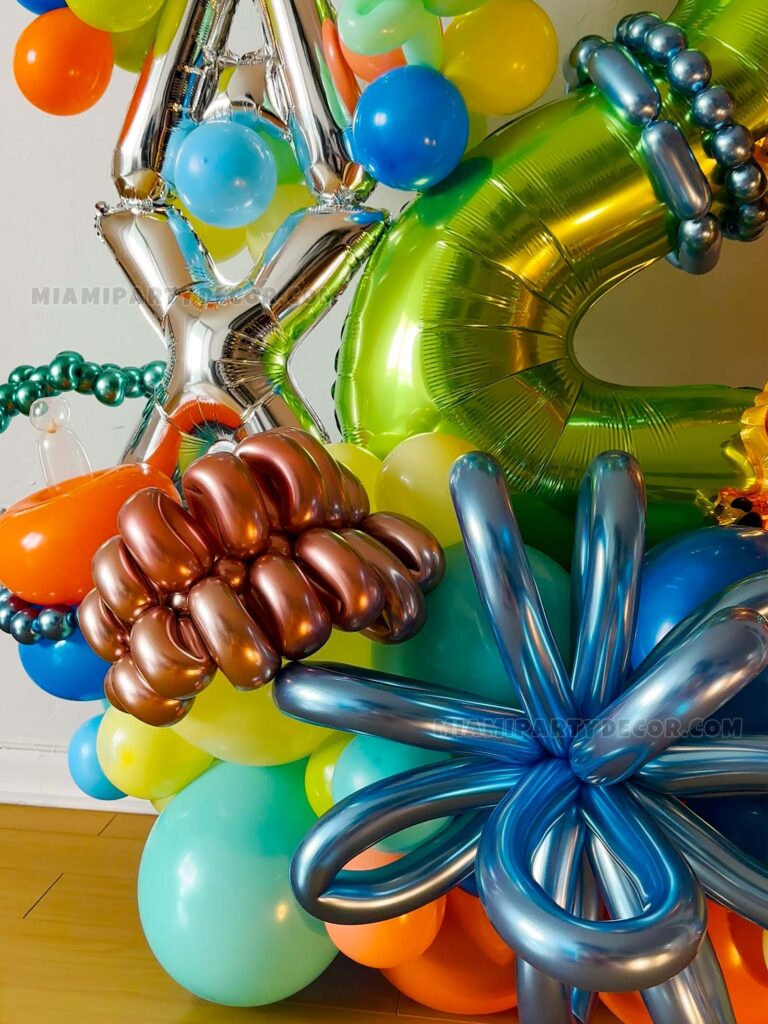 Themed Balloon Sculpture - Image 3