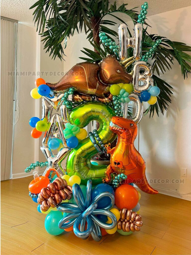 Themed Balloon Sculpture - Image 4