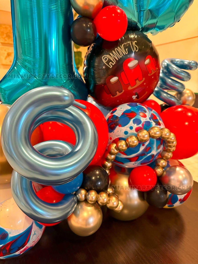 Among Us Adventure Balloon Sculpture gallery image 3