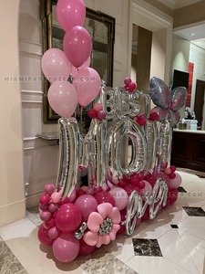 Best Mom Ever Balloon Sculpture Setup gallery image 3