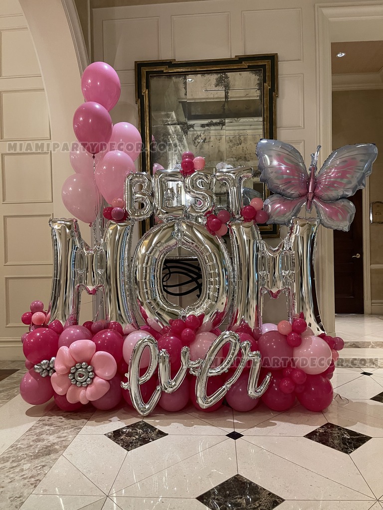 Best Mom Ever Balloon Sculpture Setup