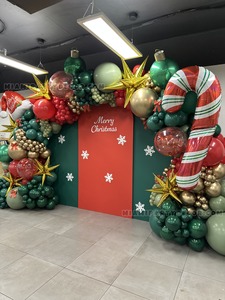 Christmas Balloon Garland Backdrop gallery image 2