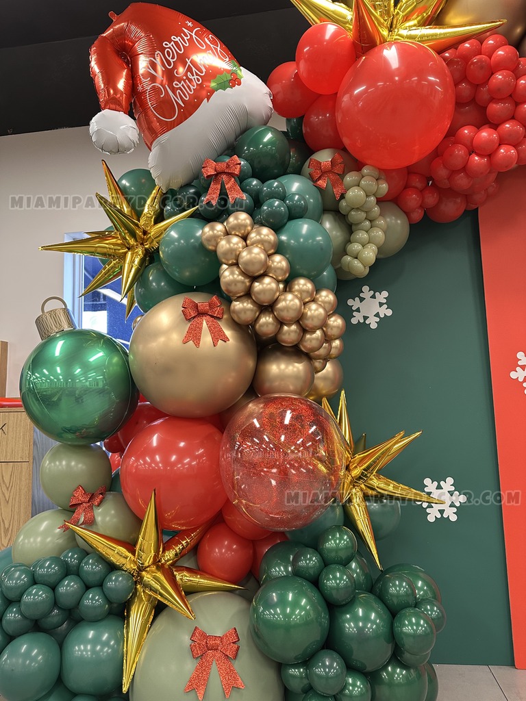 Christmas Balloon Garland Backdrop gallery image 3