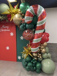 Christmas Balloon Garland Backdrop gallery image 4