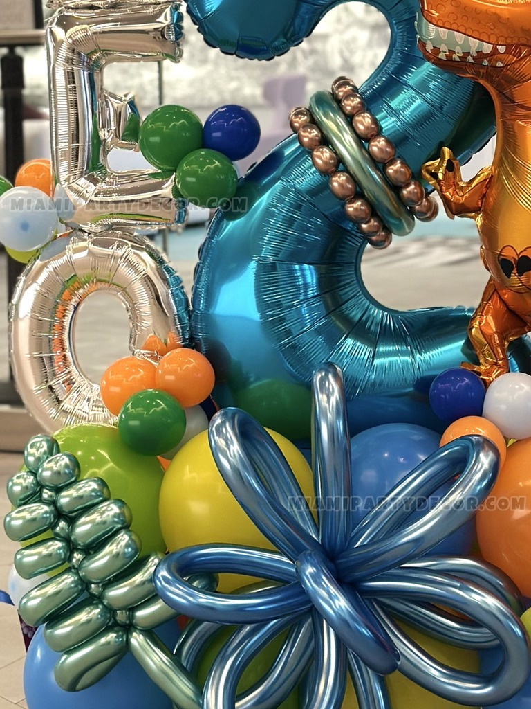 Dinosaur 3rd Birthday Balloon Sculpture gallery image 2