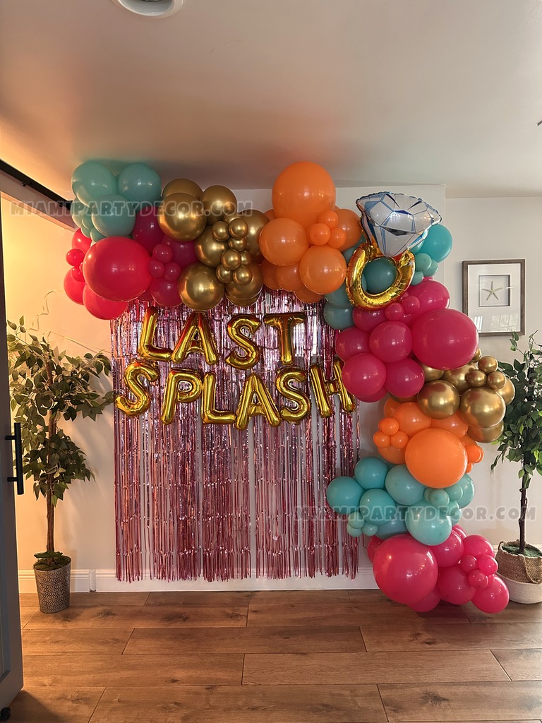 Last Splash Balloon Backdrop