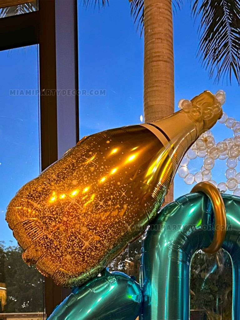 60th Birthday Balloon Bouquet Decor in Miami image 4