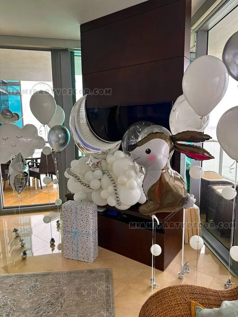 Newborn Welcome Decoration in Miami With Balloons image 2