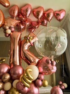 Hotel Room Decoration For Birthday in Miami image 3