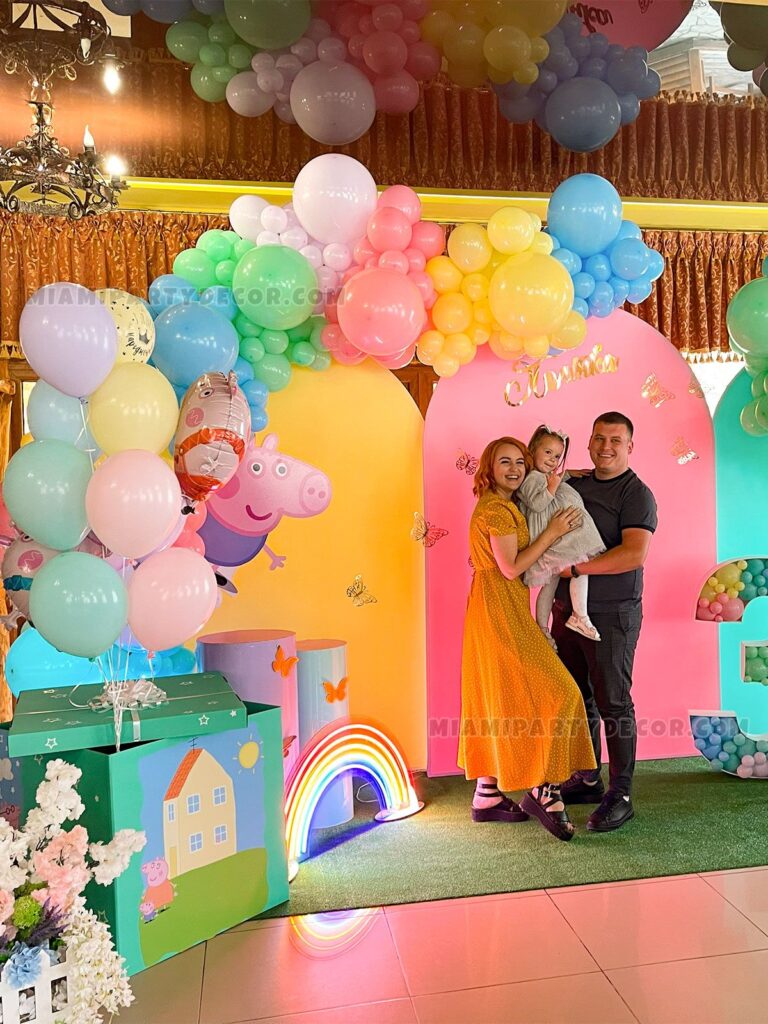 Peppa Pig Birthday Backdrop Decorations in Miami image 4