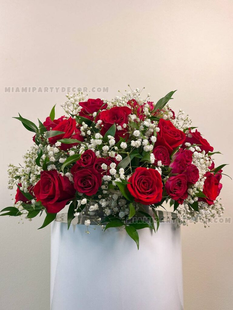 Rose Flower Bouquet On Table for Miami Events image 3