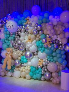 Teddy Bear Birthday Party Balloon Wall in Miami image 3