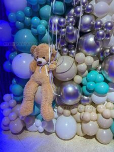 Teddy Bear Birthday Party Balloon Wall in Miami image 4