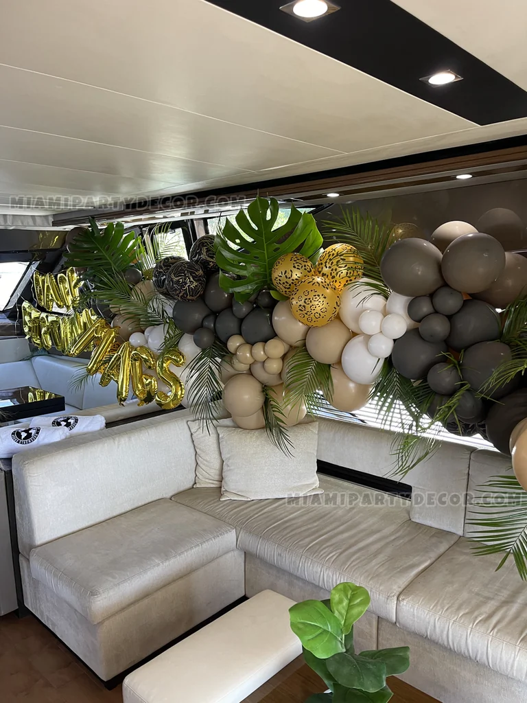 Tropical Birthday Yacht Balloon Setup